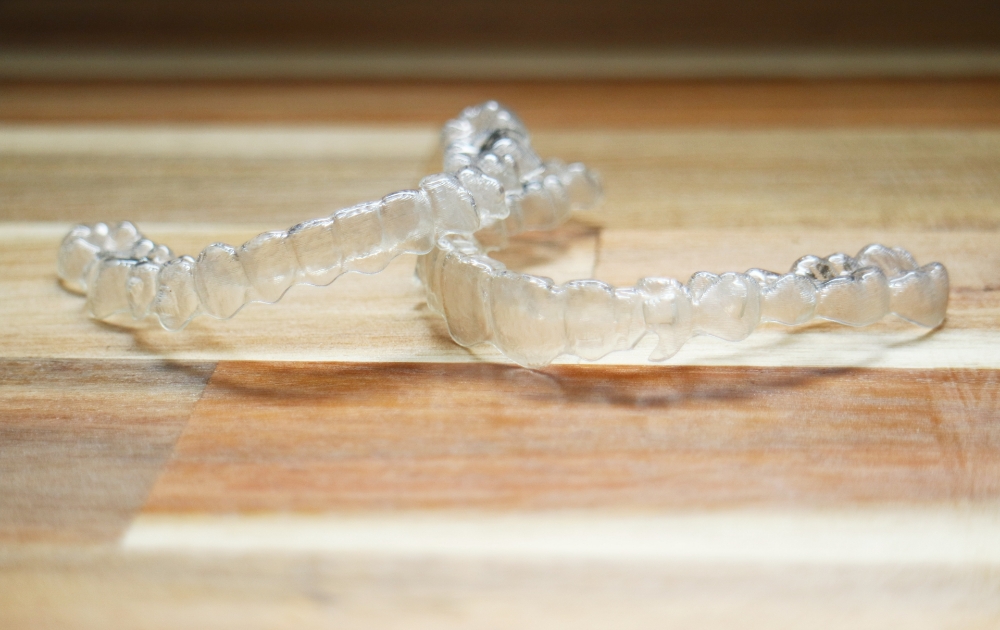 透明で目立たず、取り外しができる